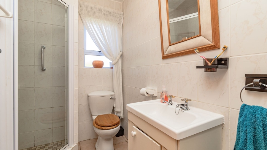 5 Bedroom Property for Sale in Bettys Bay Western Cape